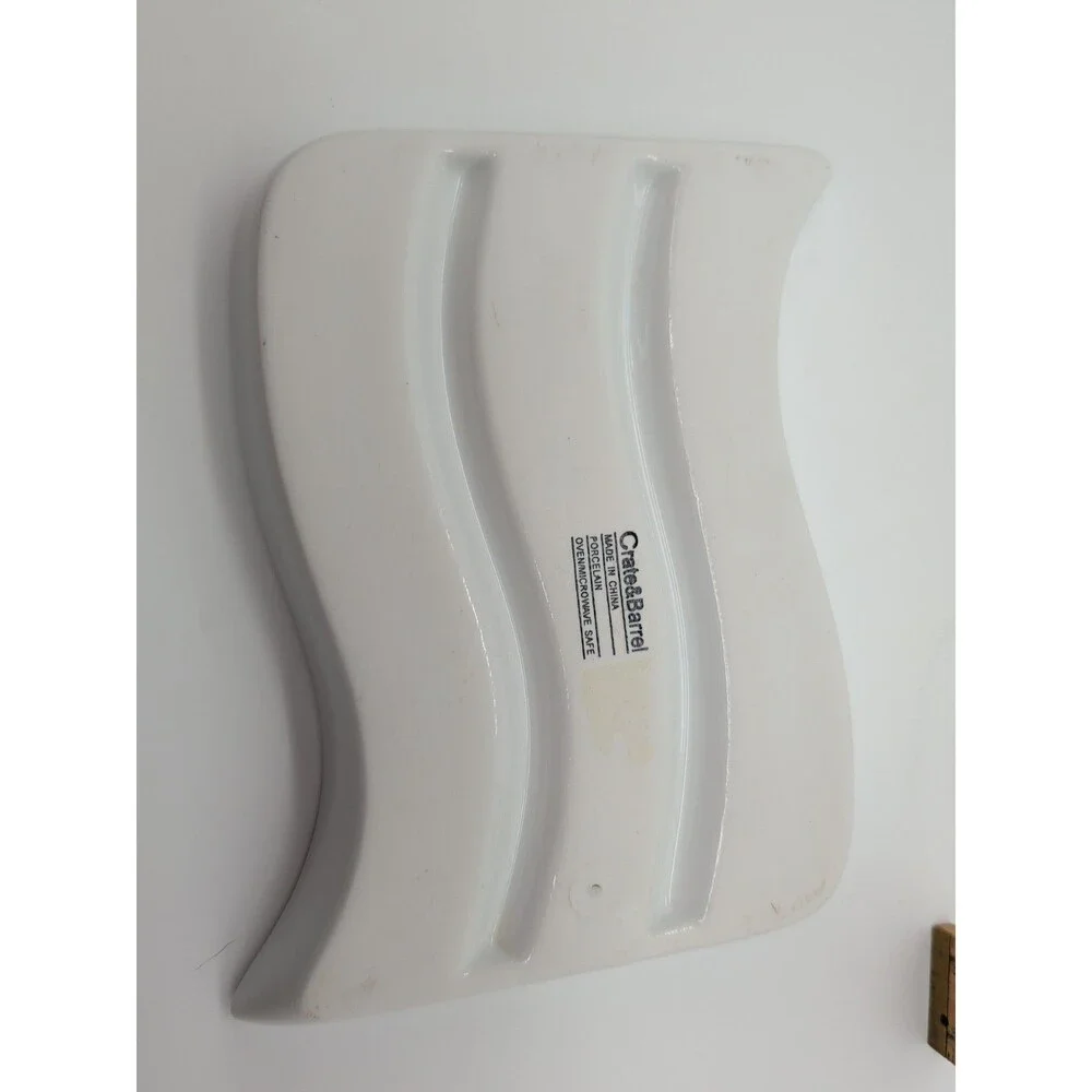 Crate & Barrel BIA Cordon Bleu White Porcelain Wavy Olive Server Boat